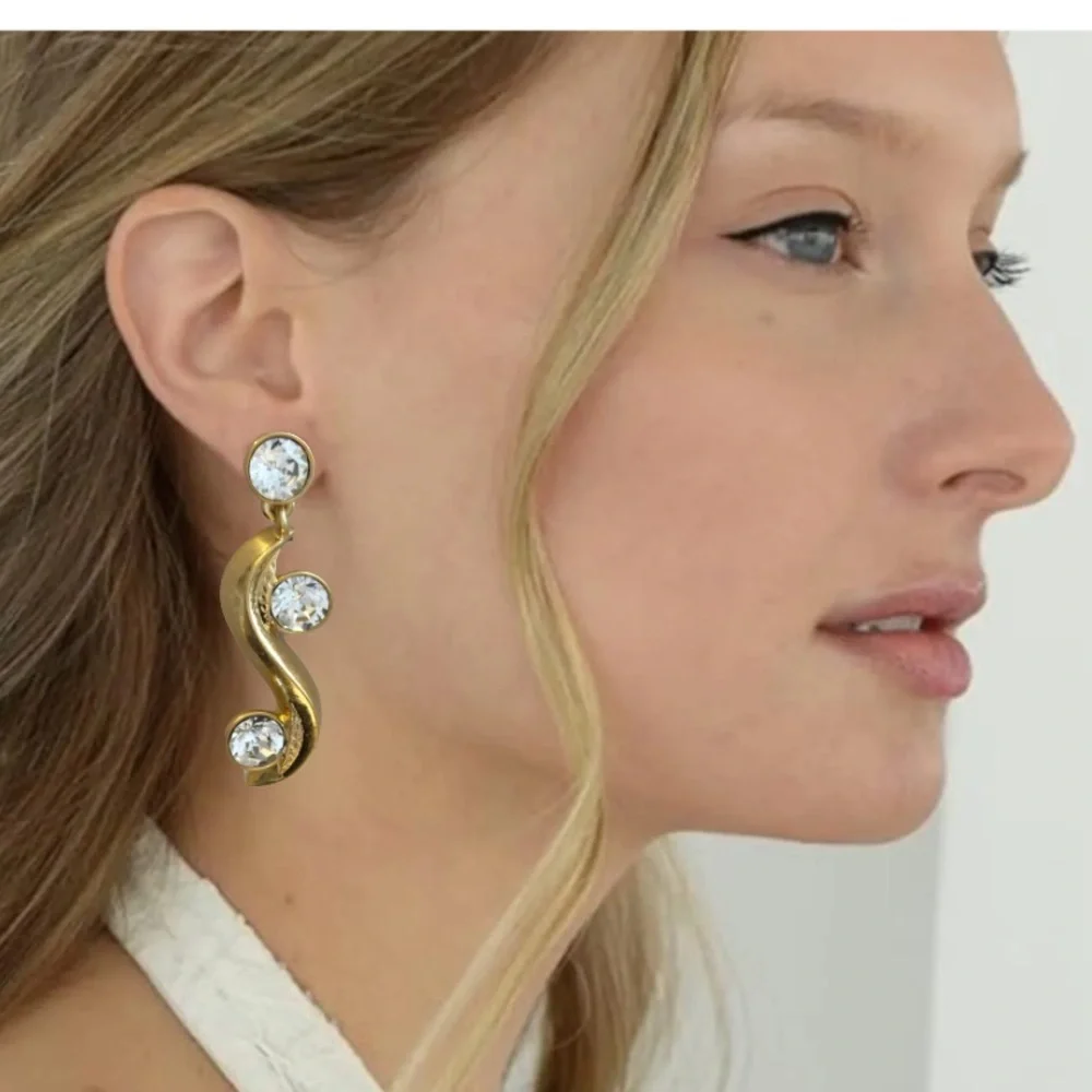 Oscar de la Renta Crystal Wave Earrings Gold with Clear Crystals